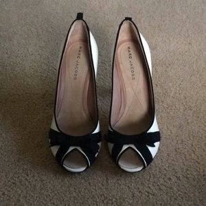 Marc Jacobs bone and black heels 37.5